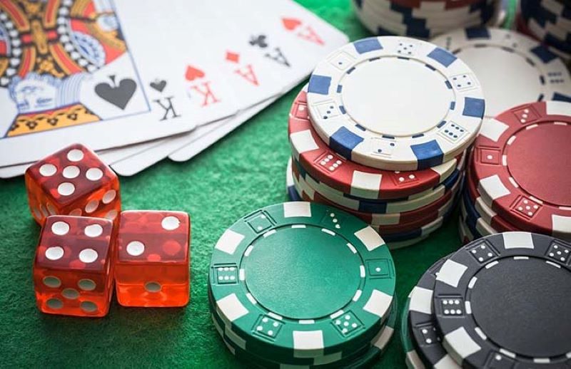 Cách chơi đôi Q trong Poker ở giai đoạn Postflop